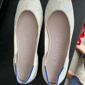 The Square -Lily Rothys